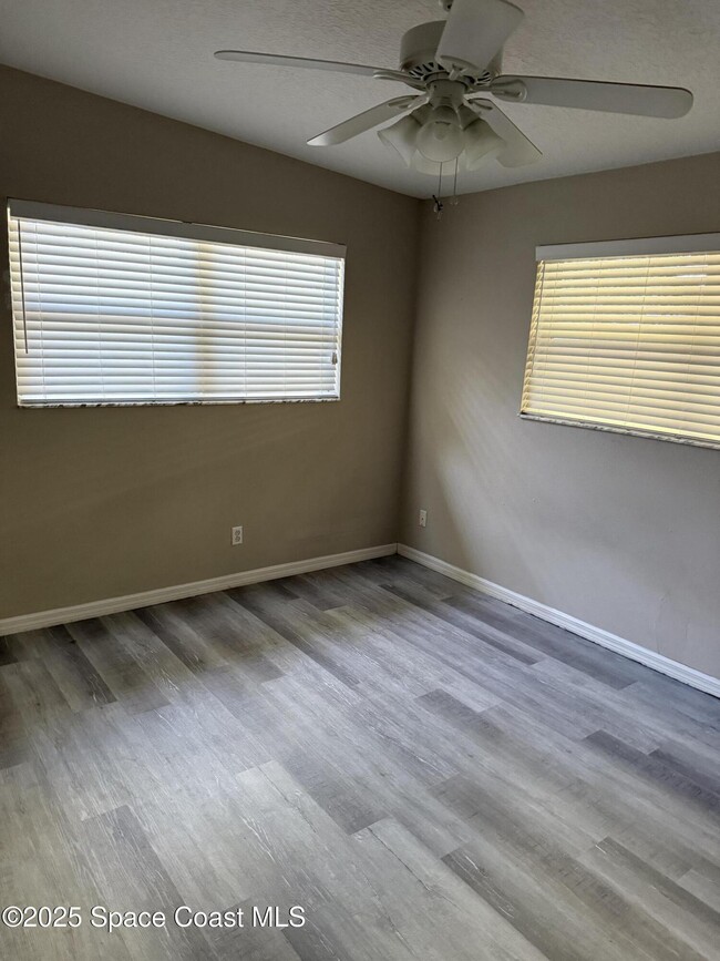 Building Photo - 895 Delano Rd