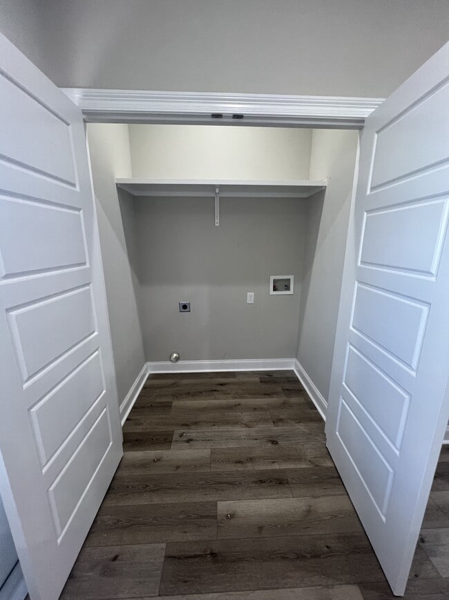 Building Photo - 113 Firethorn Dr