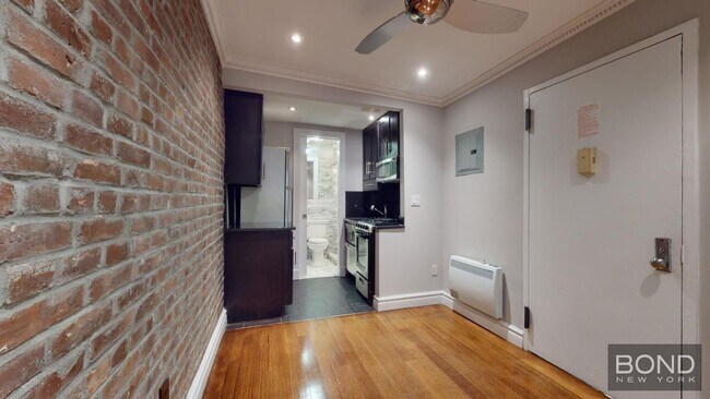 Building Photo - 345 W 53rd St