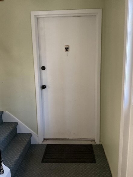 Building Photo - 430 Somerset Dr