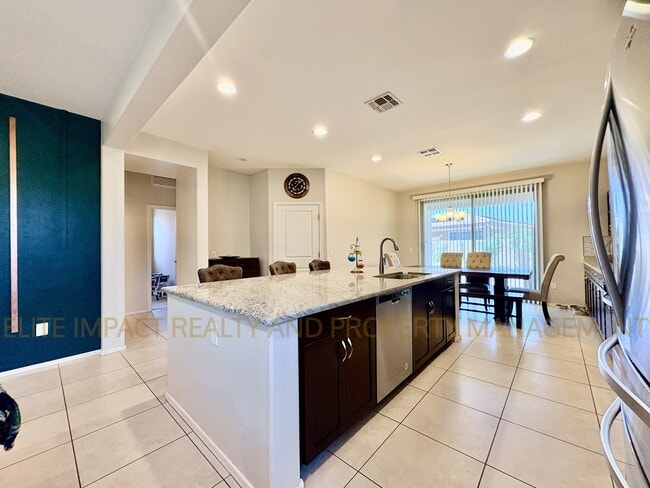 Building Photo - 6711 E Via Boca Grande