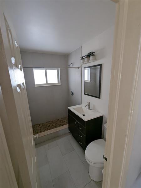 Building Photo - 321 SE 15th Ave