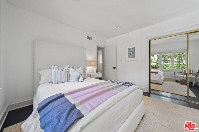 Building Photo - 3 Latimer Rd