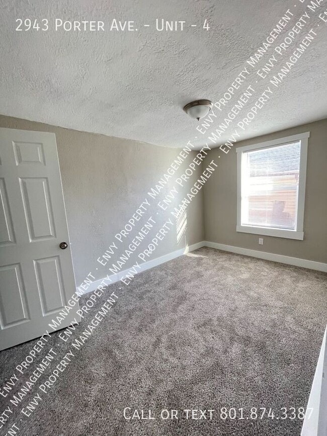 Building Photo - 2943 Porter Ave