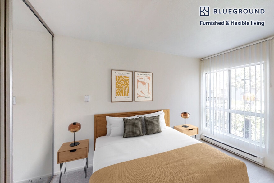 Building Photo - 333 1st St