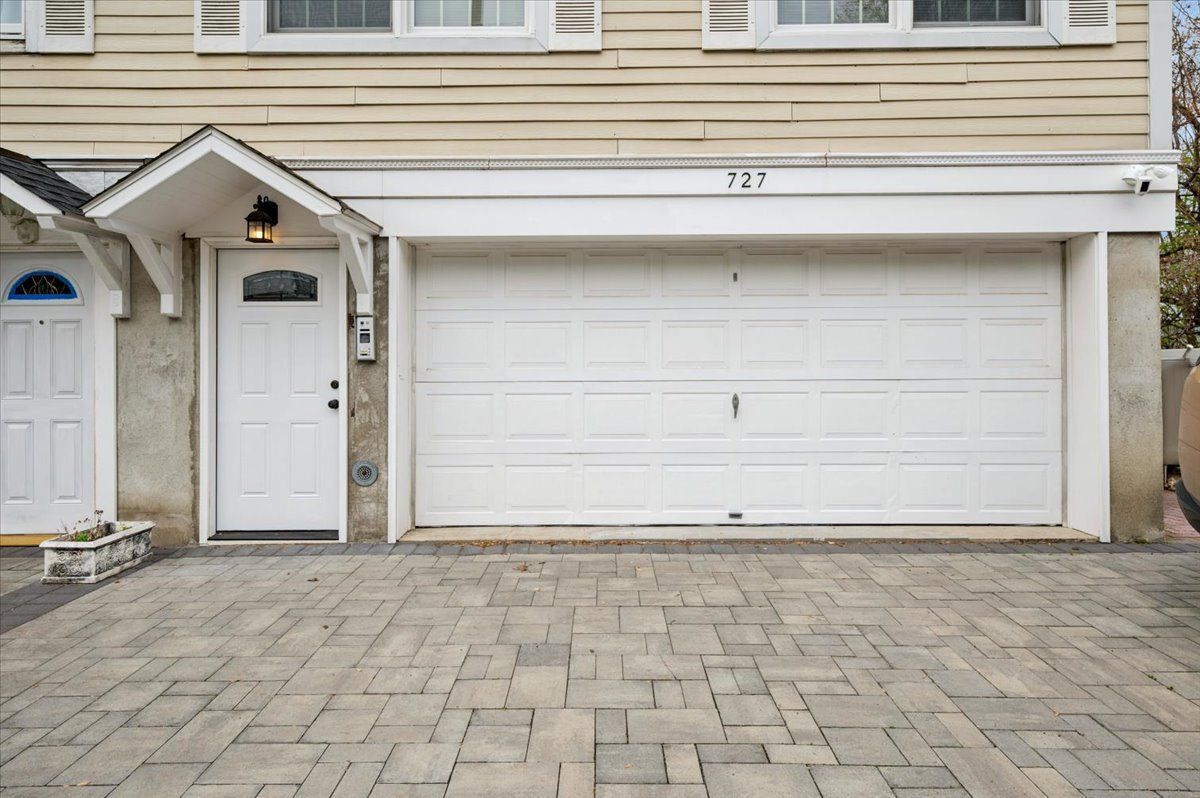 Building Photo - 727 Warburton Ave