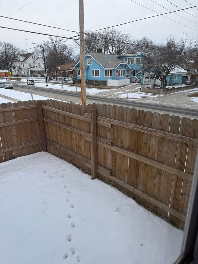 Building Photo - 1201 SW Garfield Ave