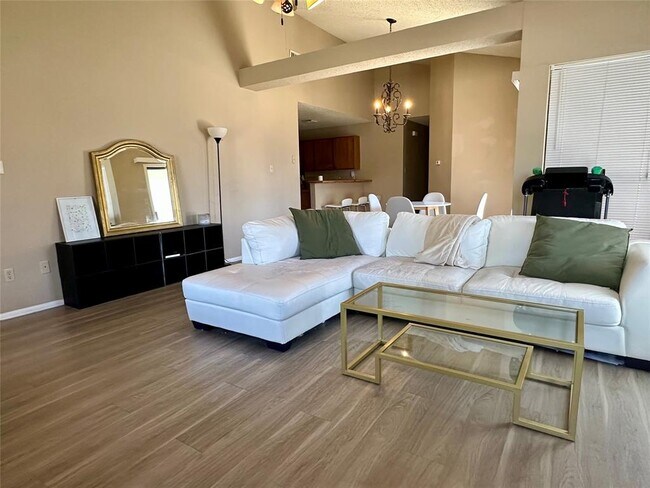 Building Photo - 14501 Donald Dr