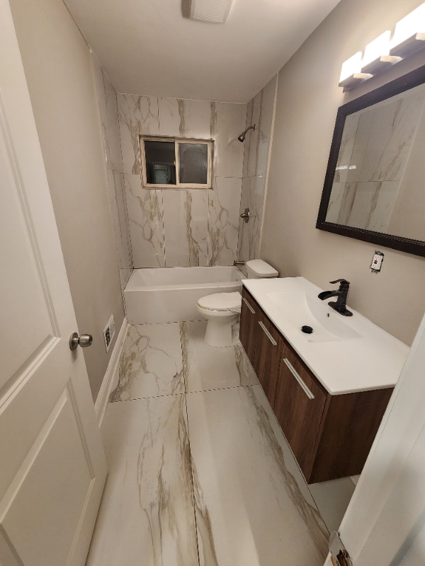 Building Photo - 390 W Lake Ave NW