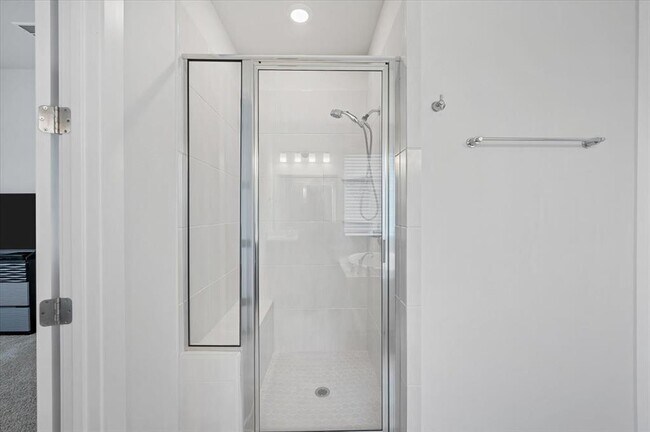 Building Photo - 135 Independence Dr