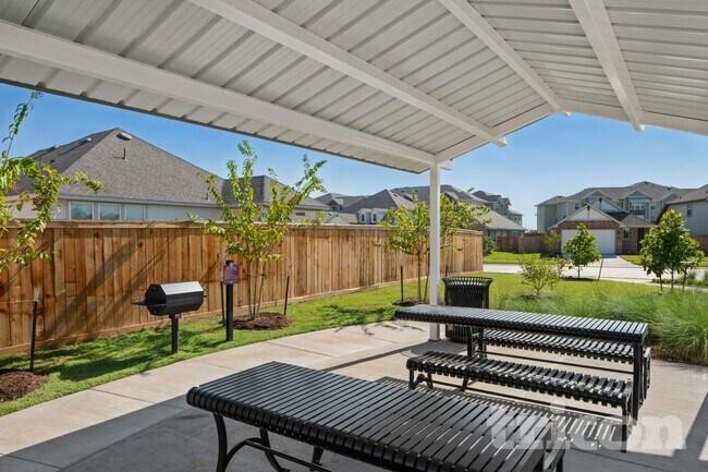 Building Photo - 2422 Cohorn Trl