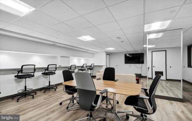 Building Photo - 2101 Chestnut St