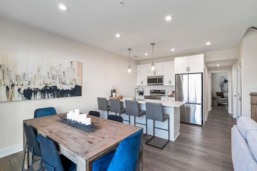 Kitchen and Dining - Creekside at Mainland