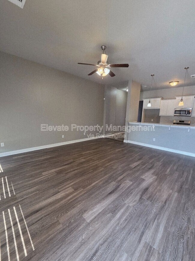 Building Photo - 2213 Ailsa Rd