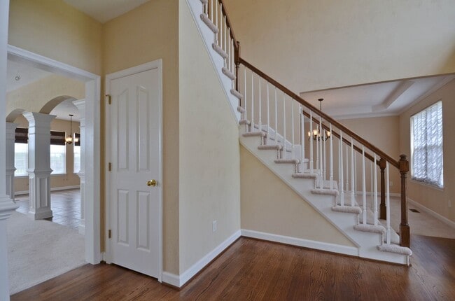 Building Photo - Discover your dream home in Virginia Beach!