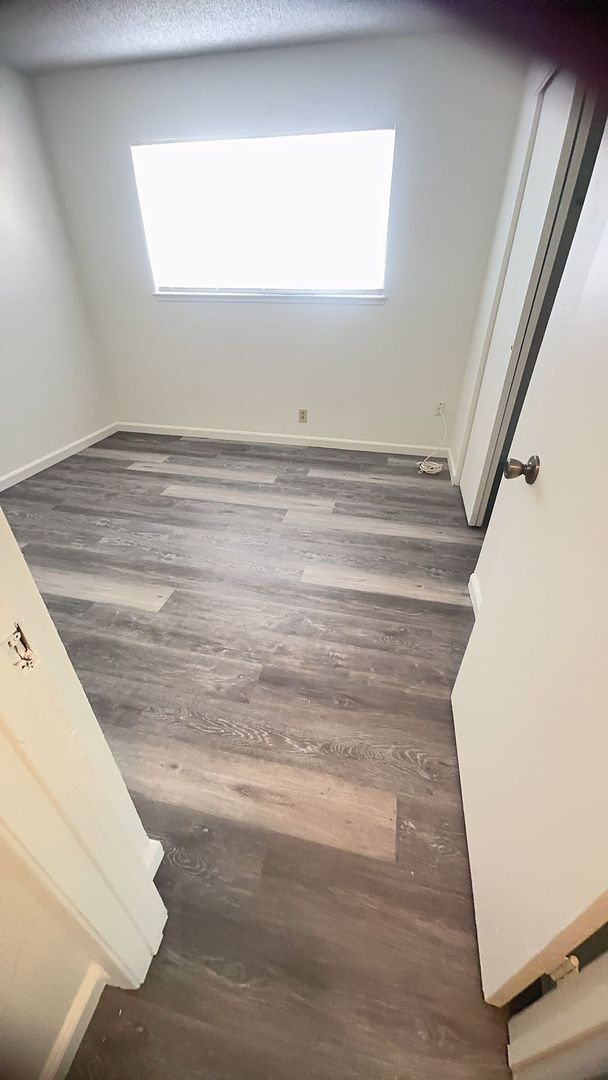 Building Photo - Charming 2 bedroom home - 1/2 OFF MOVE IN SPECIAL