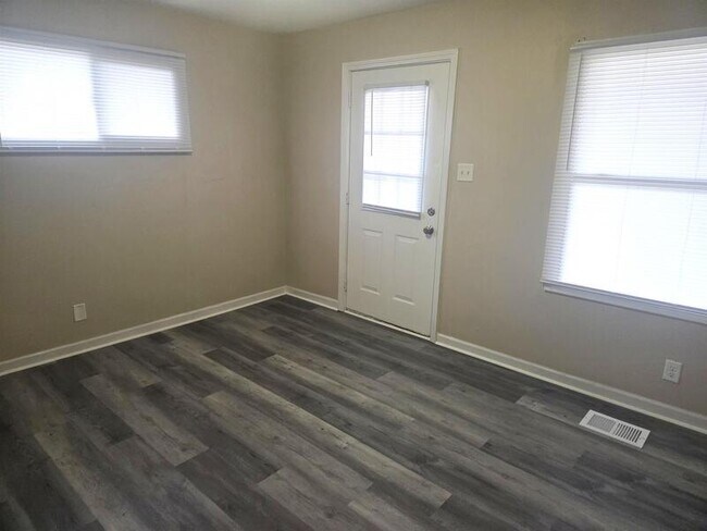 Building Photo - 247 S Randolph St