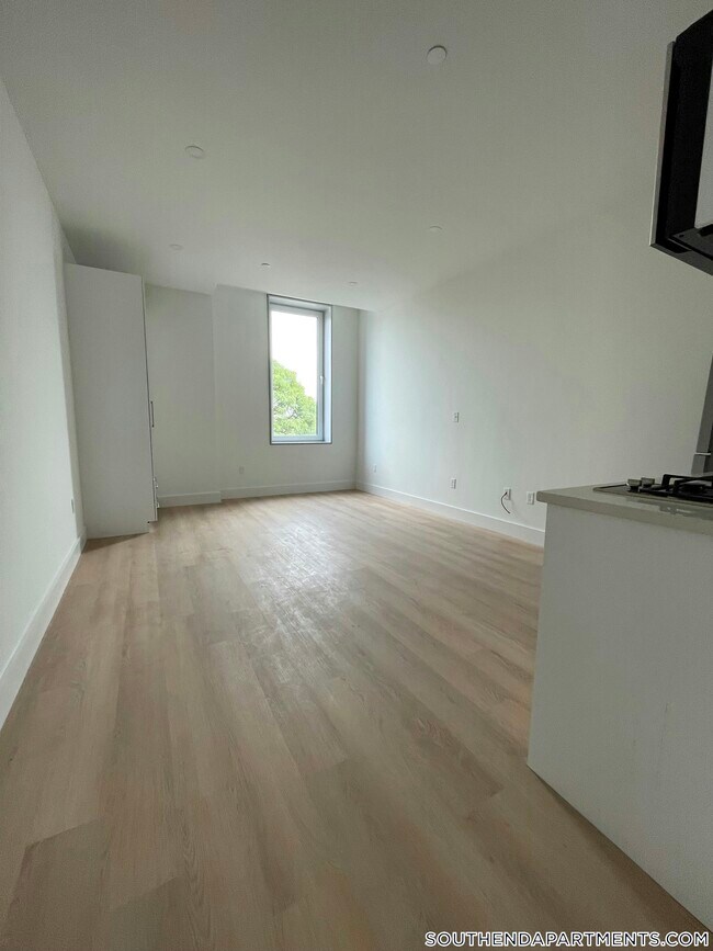 Building Photo - 1127 Harrison Ave