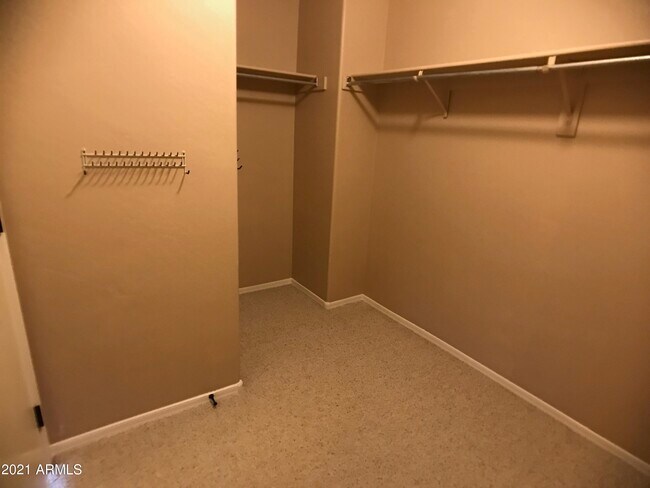 Building Photo - 1346 S Palomino Creek Dr