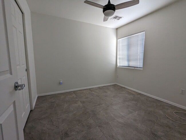 Building Photo - 3 Bedroom 2 Bath Rental in Sahuarita