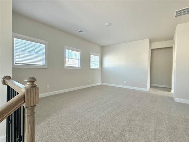 Building Photo - 3227 Madeira Dr