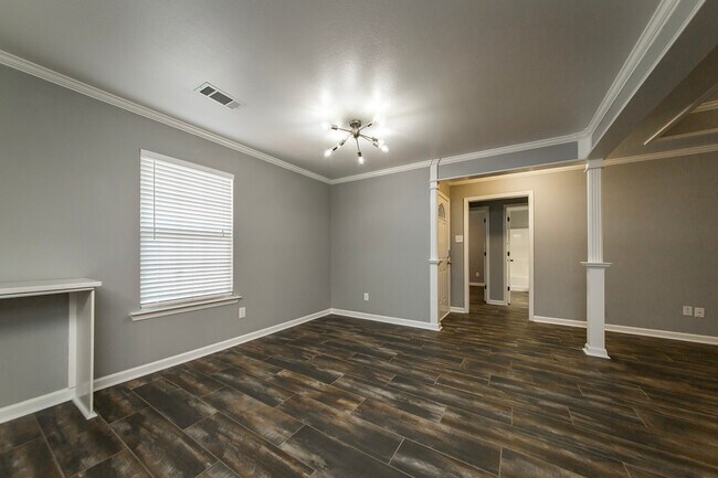 Building Photo - 31 Newcastle Dr