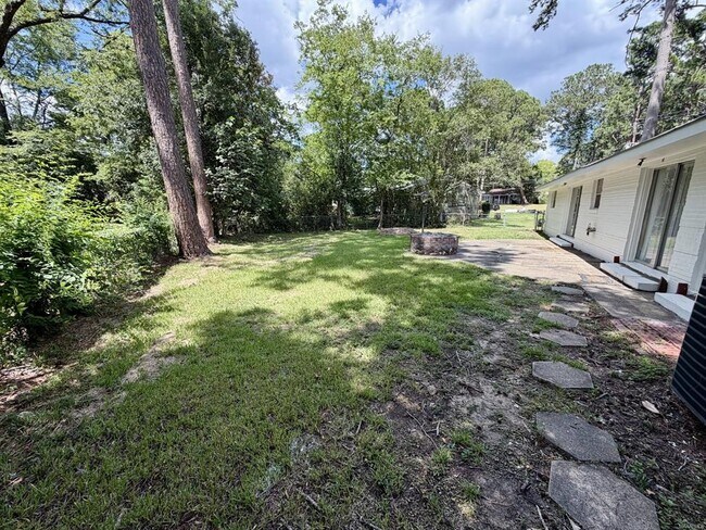 Building Photo - 1216 Karen Rd