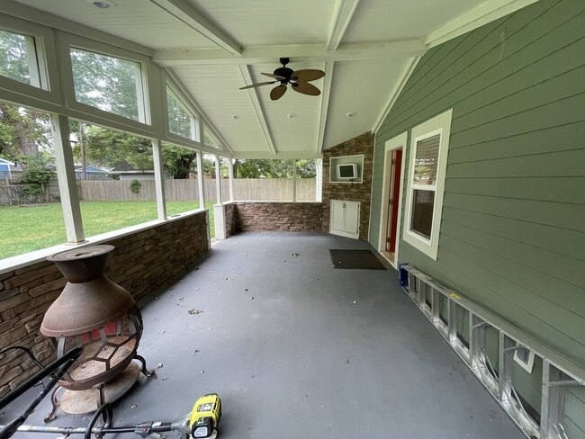 Building Photo - 146 Lower Hillside Dr