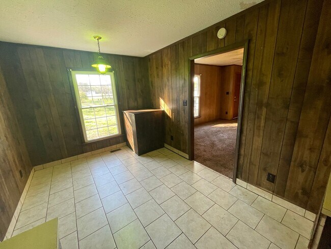 Building Photo - 2 bedroom duplex apartment for rent