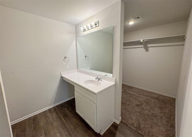 Building Photo - 1109 S Appaloosa Ln
