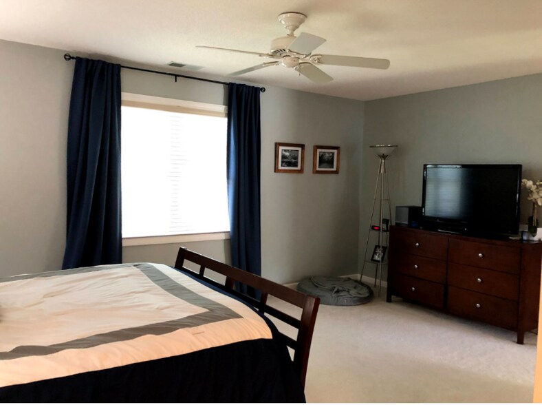Building Photo - 18 Cobblestone Ct