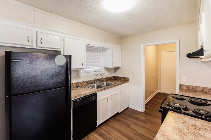 Building Photo - 1626 Edgewood Pl
