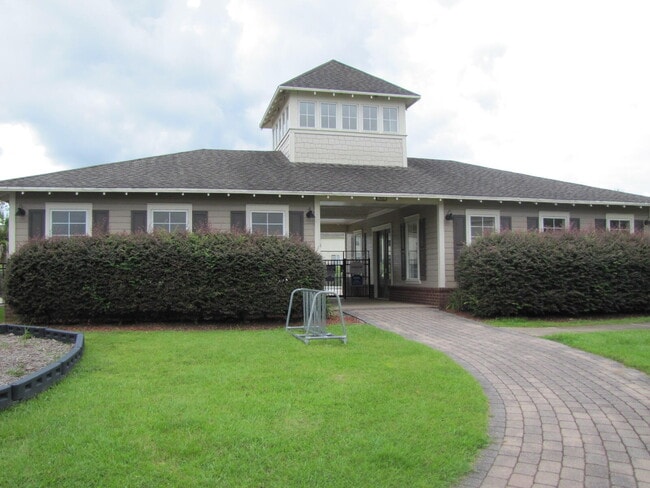 Building Photo - 555 Wingspan Way