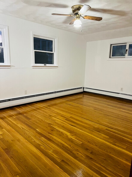 Building Photo - 68 Noble St