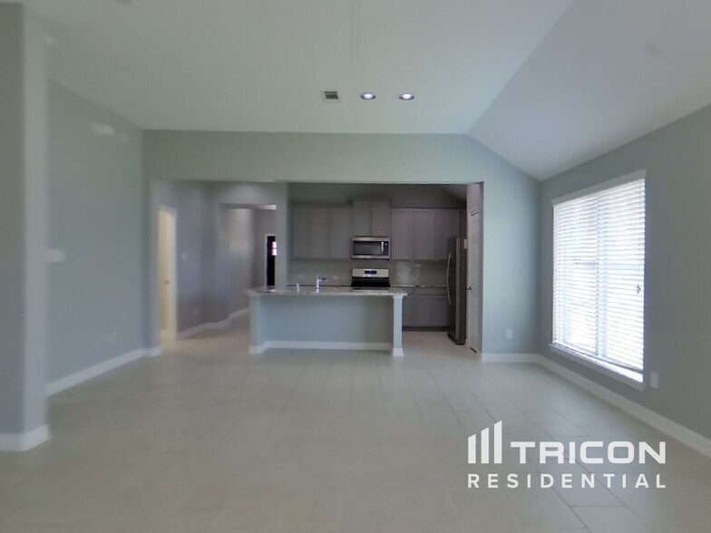 Building Photo - 9626 Stratton Ridge Dr