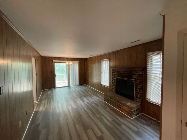 Building Photo - 1700 Taft Pl