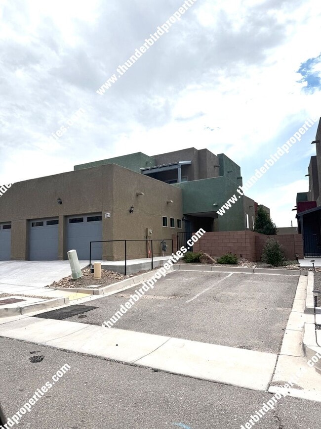 Building Photo - 1523 Borrego Dr SE