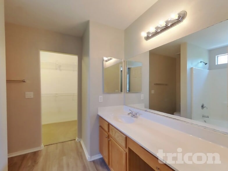 Building Photo - 2170 W Silver Creek Ln