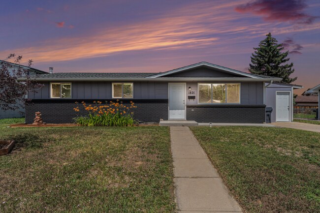 Building Photo - 1821 Diana Dr
