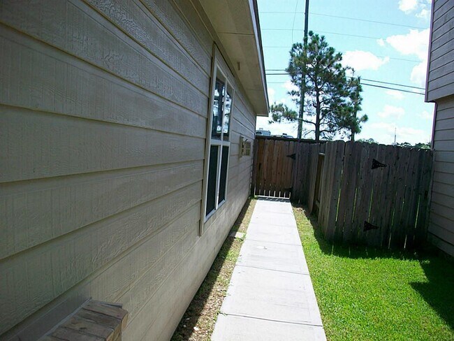 Building Photo - 11710 Abby Ridge Way