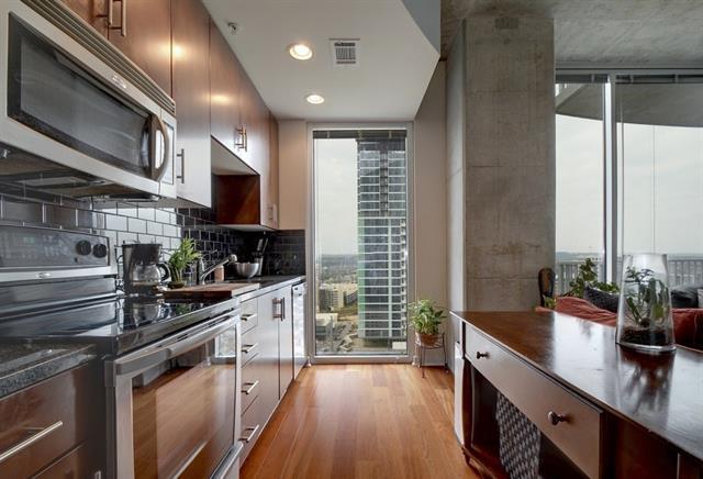 Building Photo - 360 Nueces St