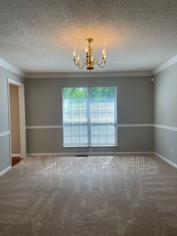 Building Photo - 1504 Randall Park Dr