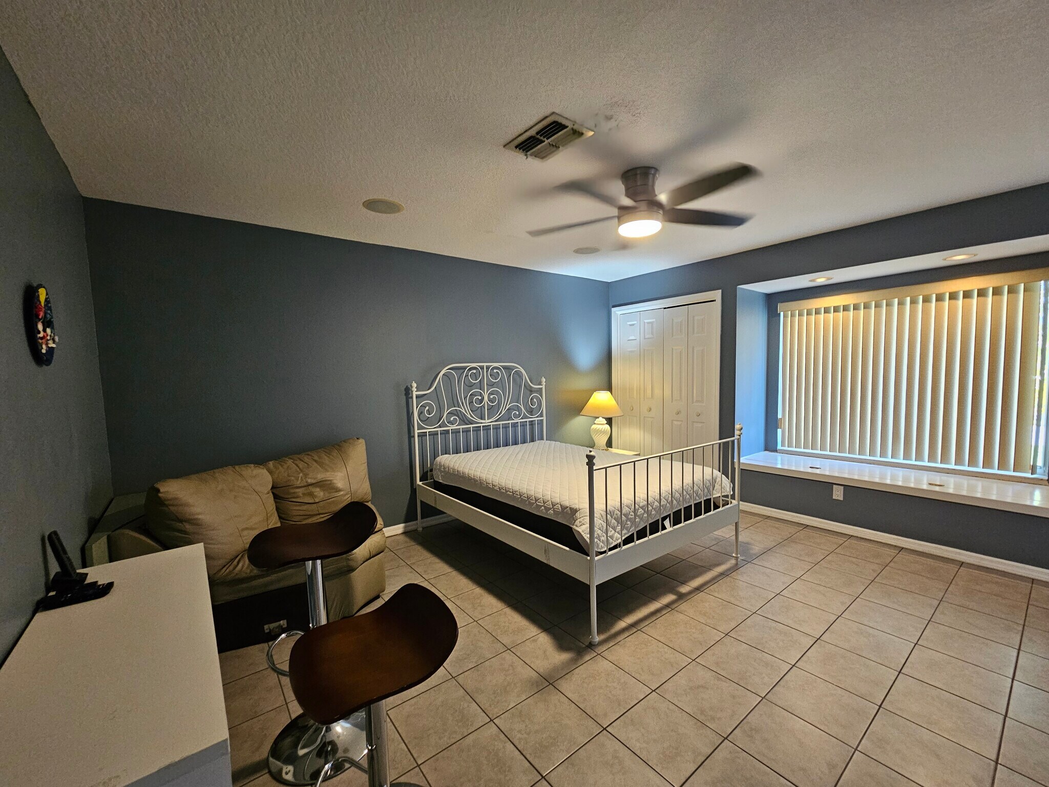 Building Photo - 2210 Bayou Dr