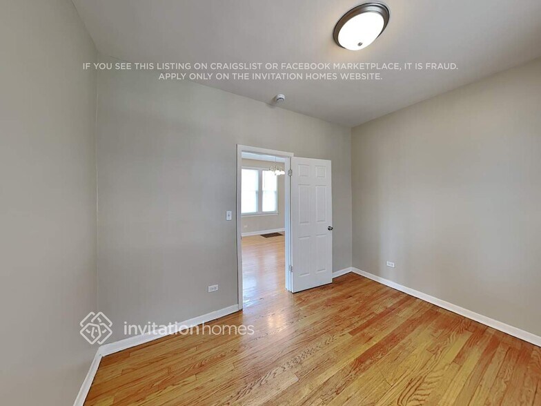 Building Photo - 2428 Ridgeland Ave