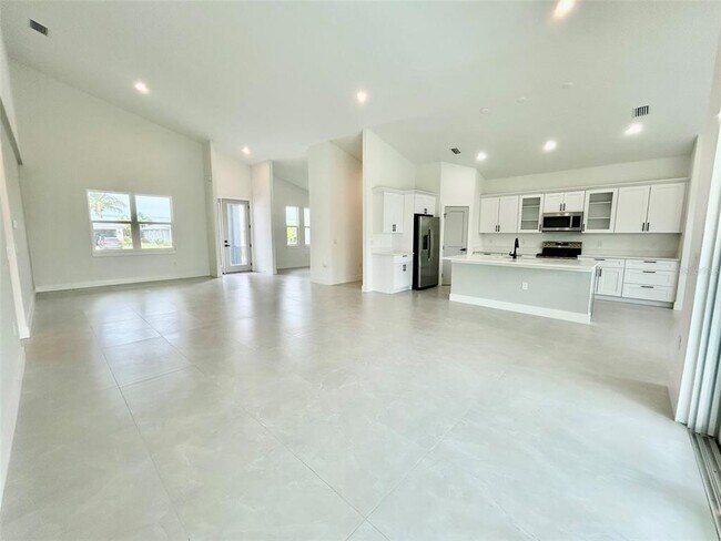 Building Photo - 8181 Tecumseh Cir