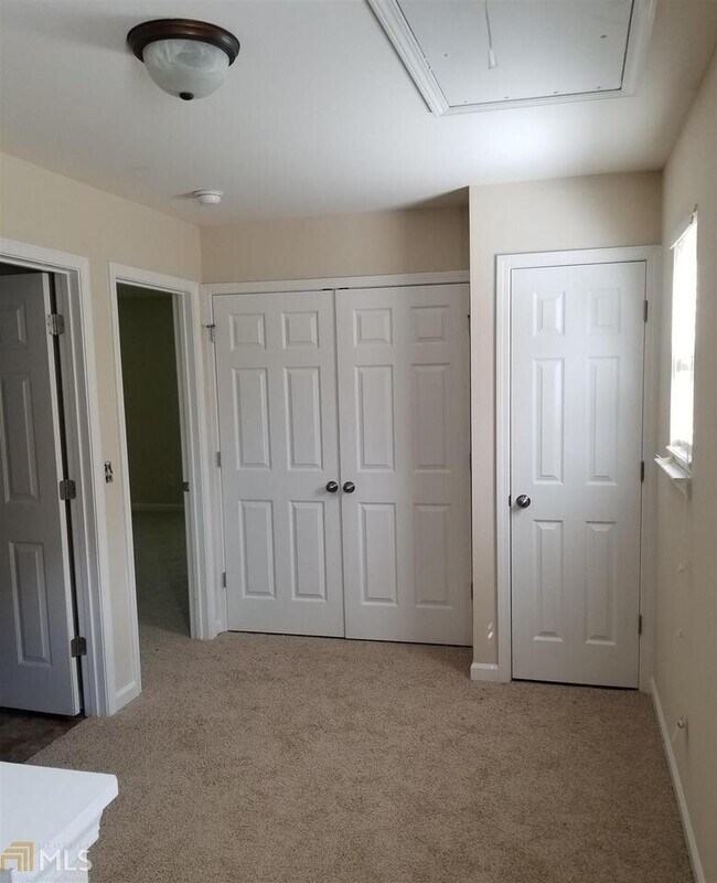 Building Photo - 2441 Capella Cir SW