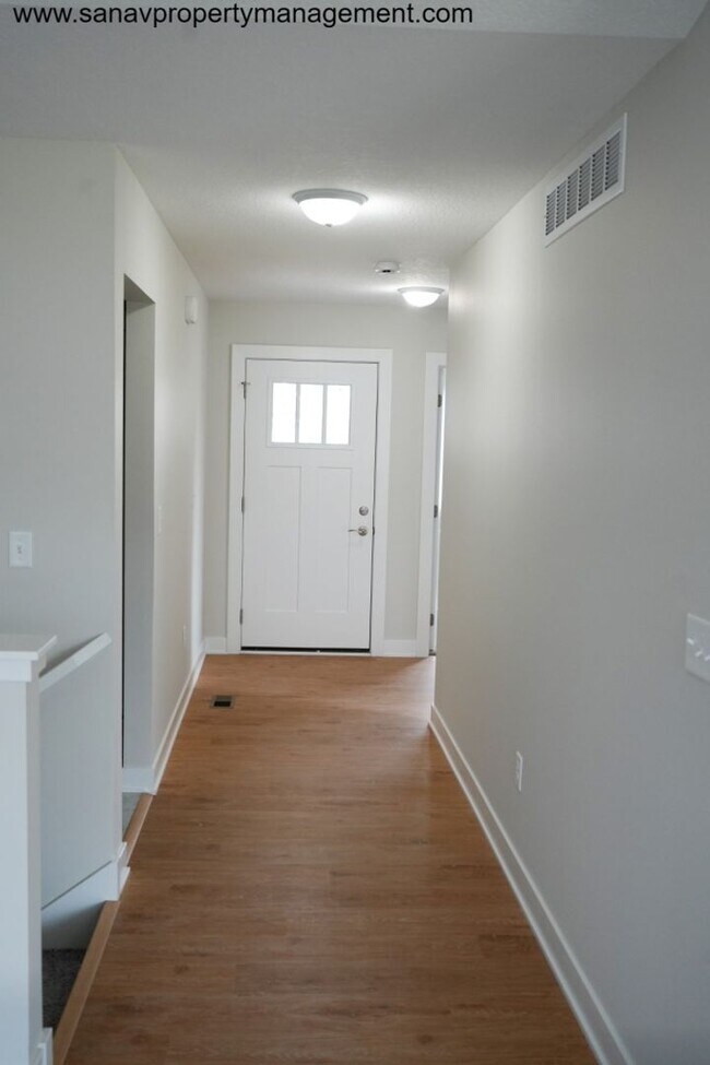 Building Photo - Stunning Single Family Home in Norwalk!