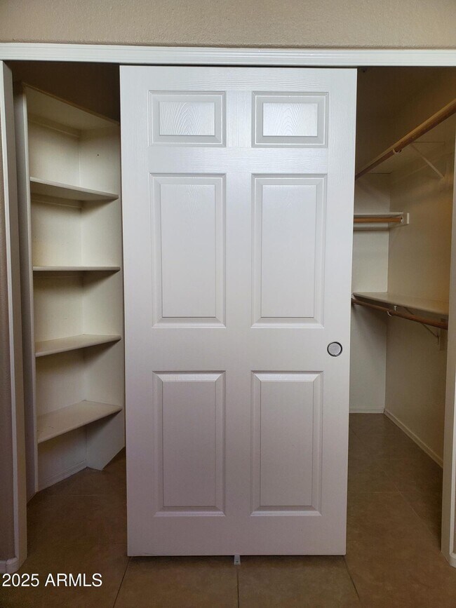 Building Photo - 12059 N 110th St