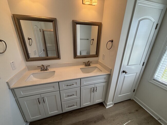 Building Photo - 171 Budd Godwin Ln