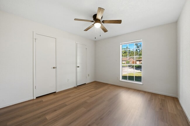 Building Photo - 25407 Lancewood Dr